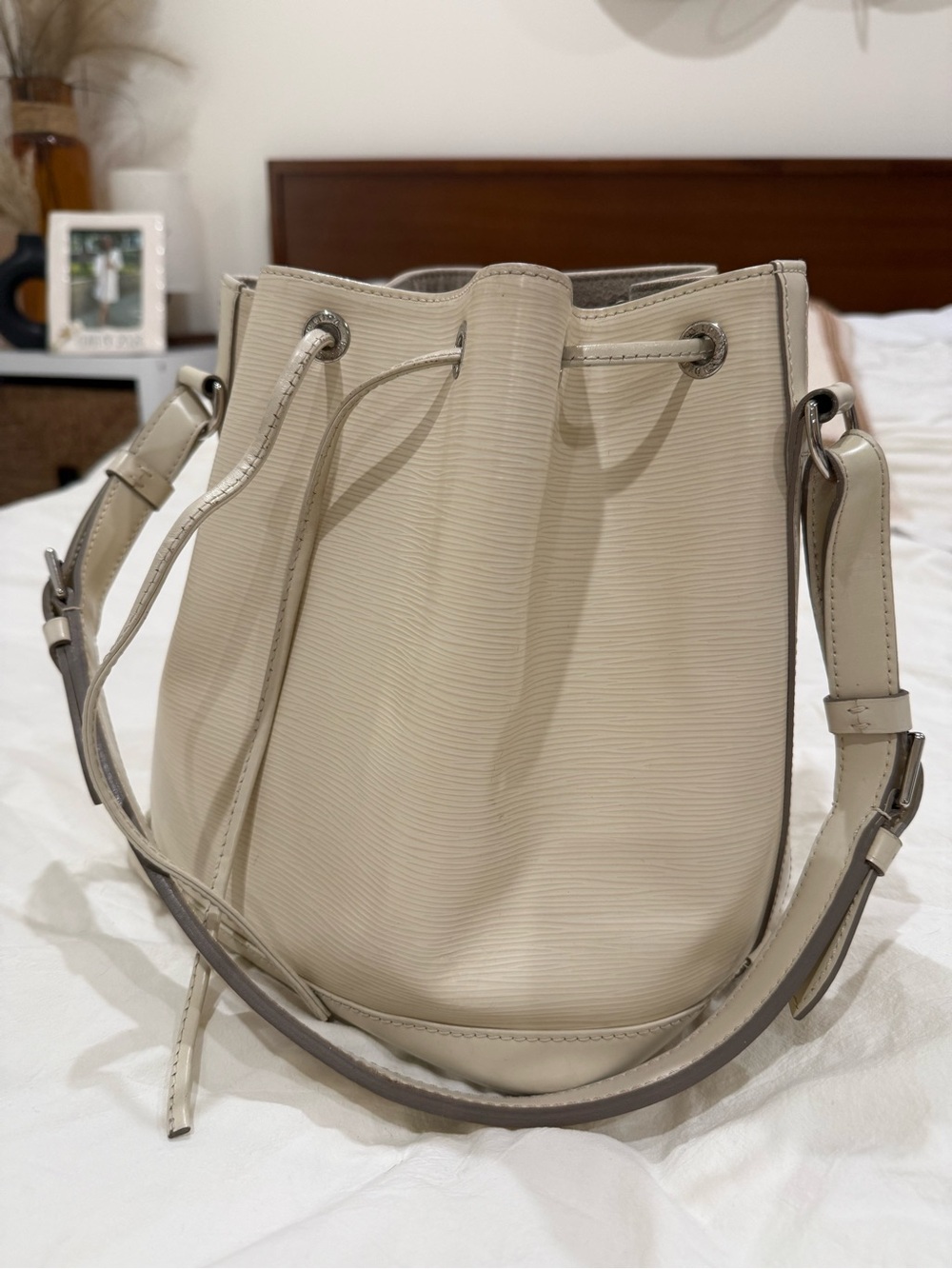 Louis Vuitton Petite Noe in Ivory